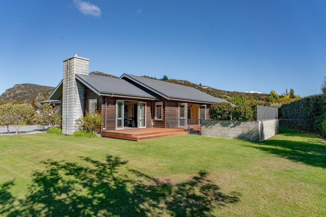 Cedar Sanctuary (Bachcare) Wanaka Holiday Home for rent Holiday Houses