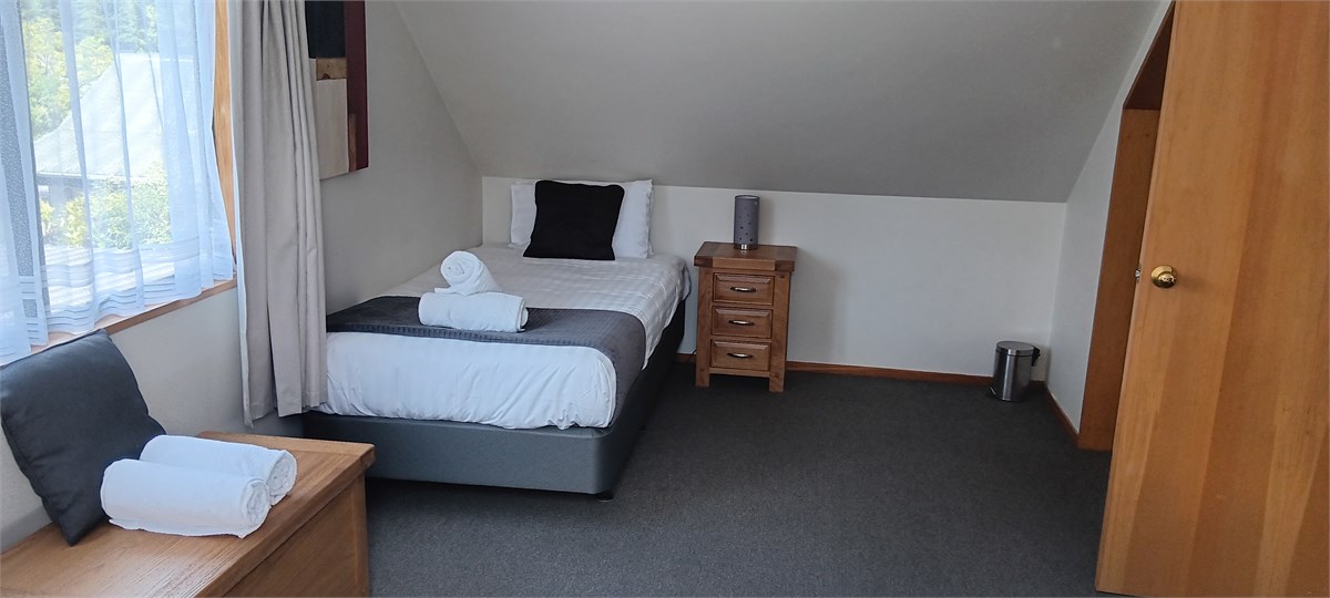 Extra Single Bed in Upstairs Bedroom