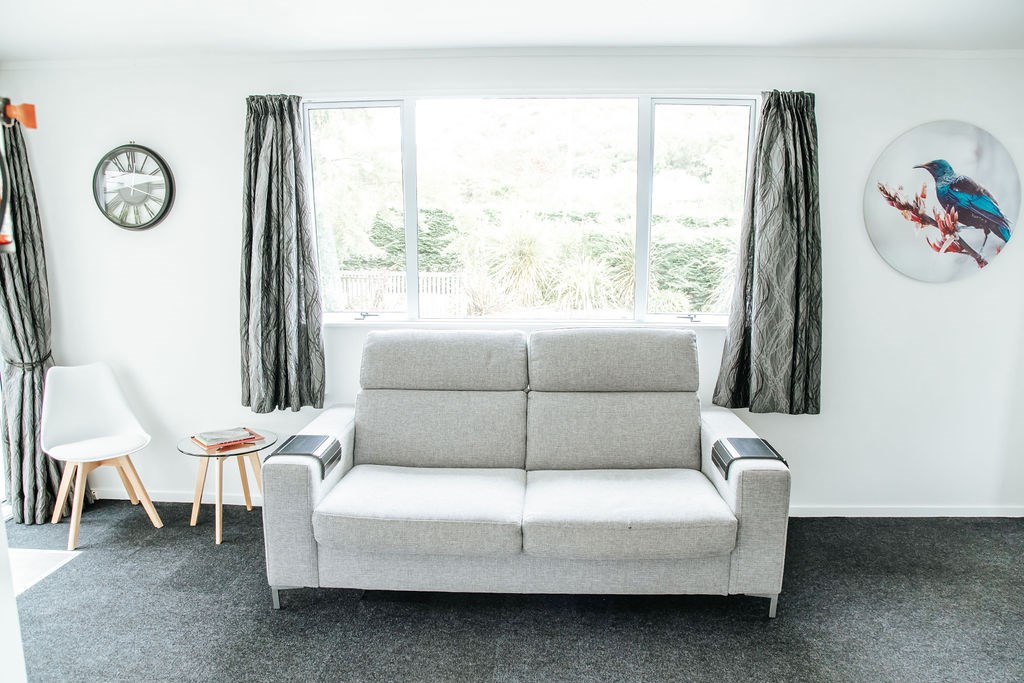 Lovely Sunny Lounge looking out to the Garden