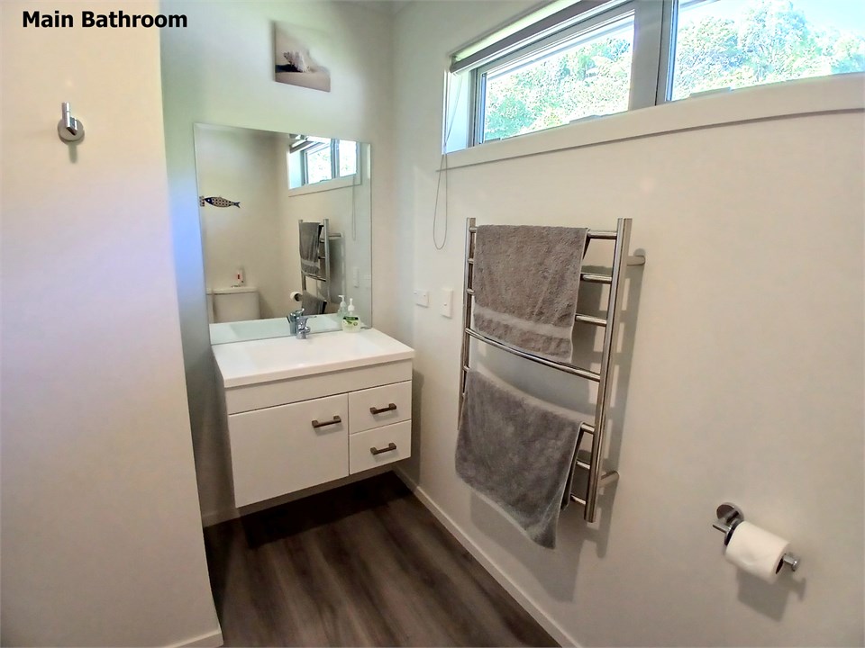 Main bathroom