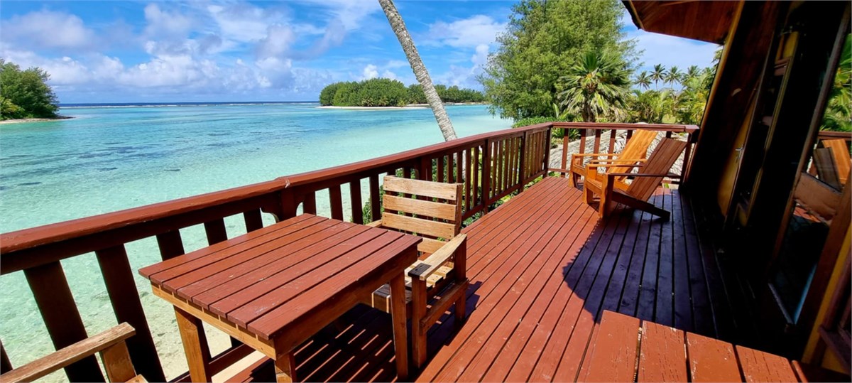 Upstairs Balcony - Right on the lagoon!