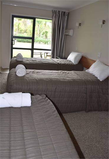 Downstairs Extra Bedroom that can also be set up w