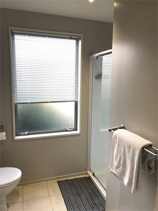 Main bathroom 