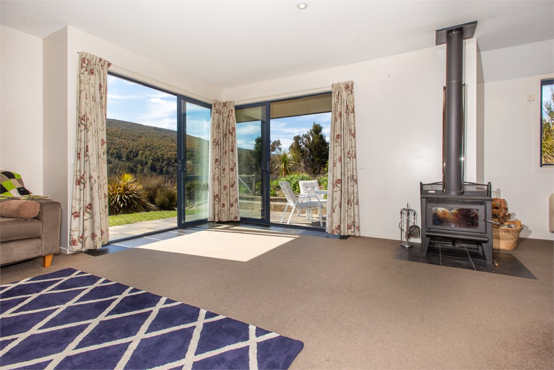 Lounge outlook towards north