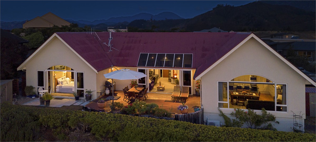 Night & Day entertainment...