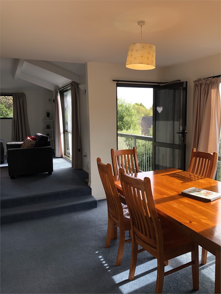 looking to living from dining area