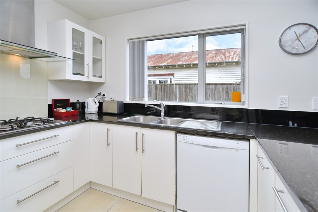 Fully equipped Kitchen area