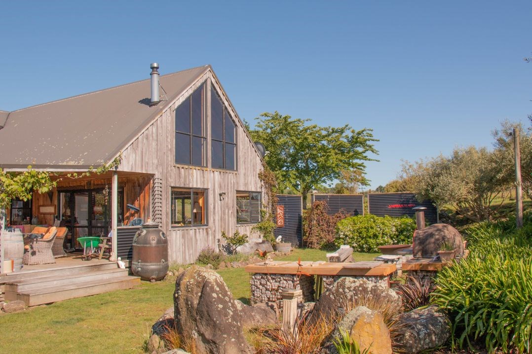 Tranquil Te Puke (Bachcare) Kuratau Bach for rent Holiday Houses