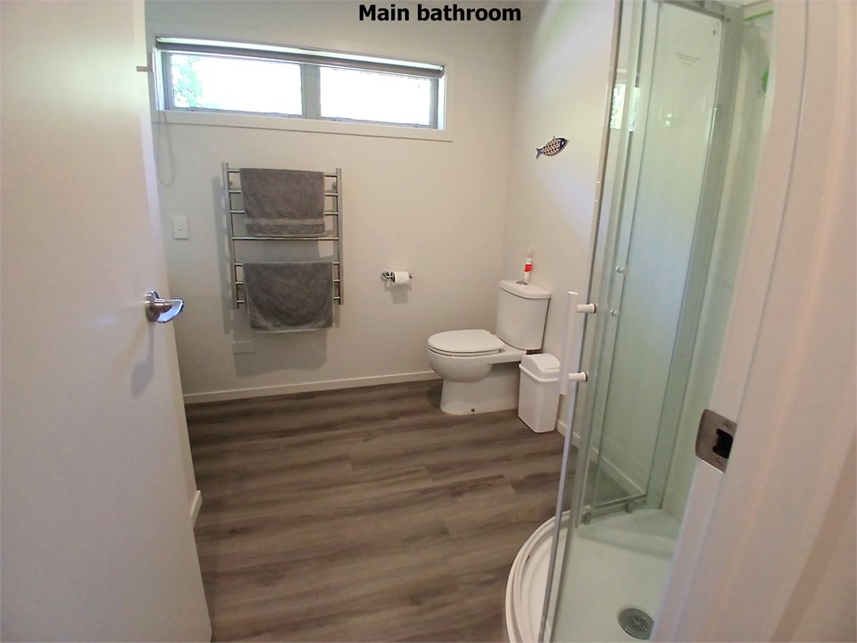 Main bathrrom