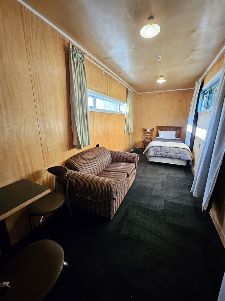 Single bedroom #5 adjoins #4