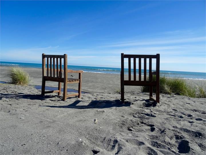 PENGUINS RETREAT Hokitika Beach House for rent Holiday Houses