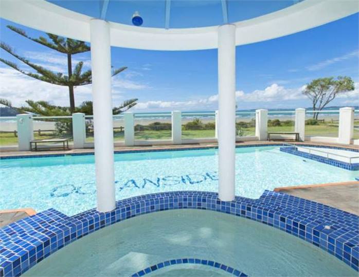 Orewa beachfront Quiet! Sea views Spa Hibiscus Coast Apartment for