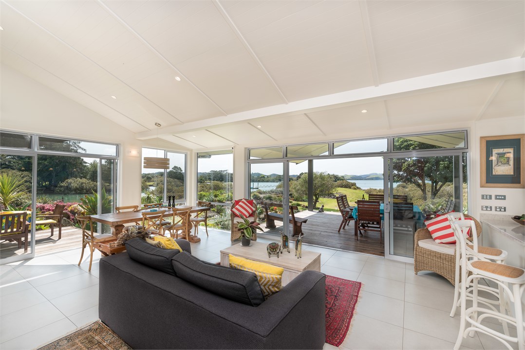 Open Plan "Coastal Living"