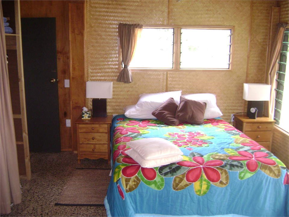 Queen Double ensuite to left