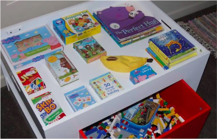 Lots of toys and books for the kids to enjoy!