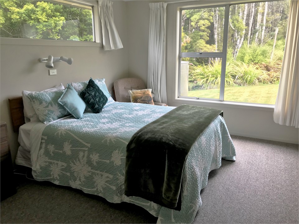 3rd bedroom queen bed