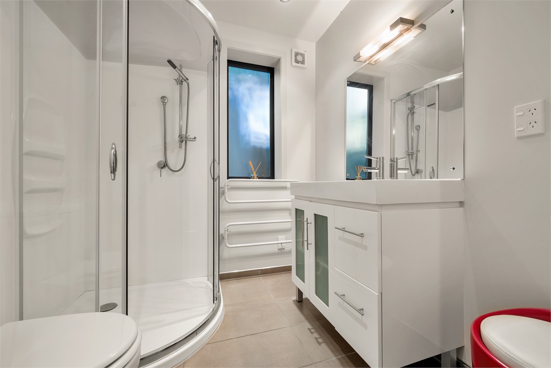 En-suite off bedroom 4. Heated floor & towel-rail