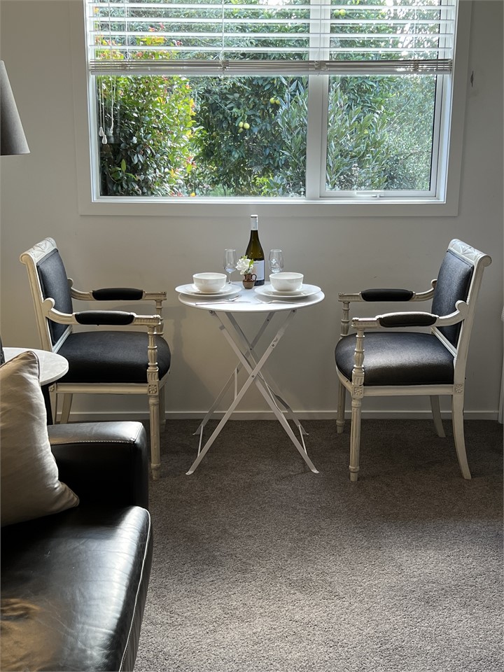 Complimentary bottle of local wine on arrival. Din