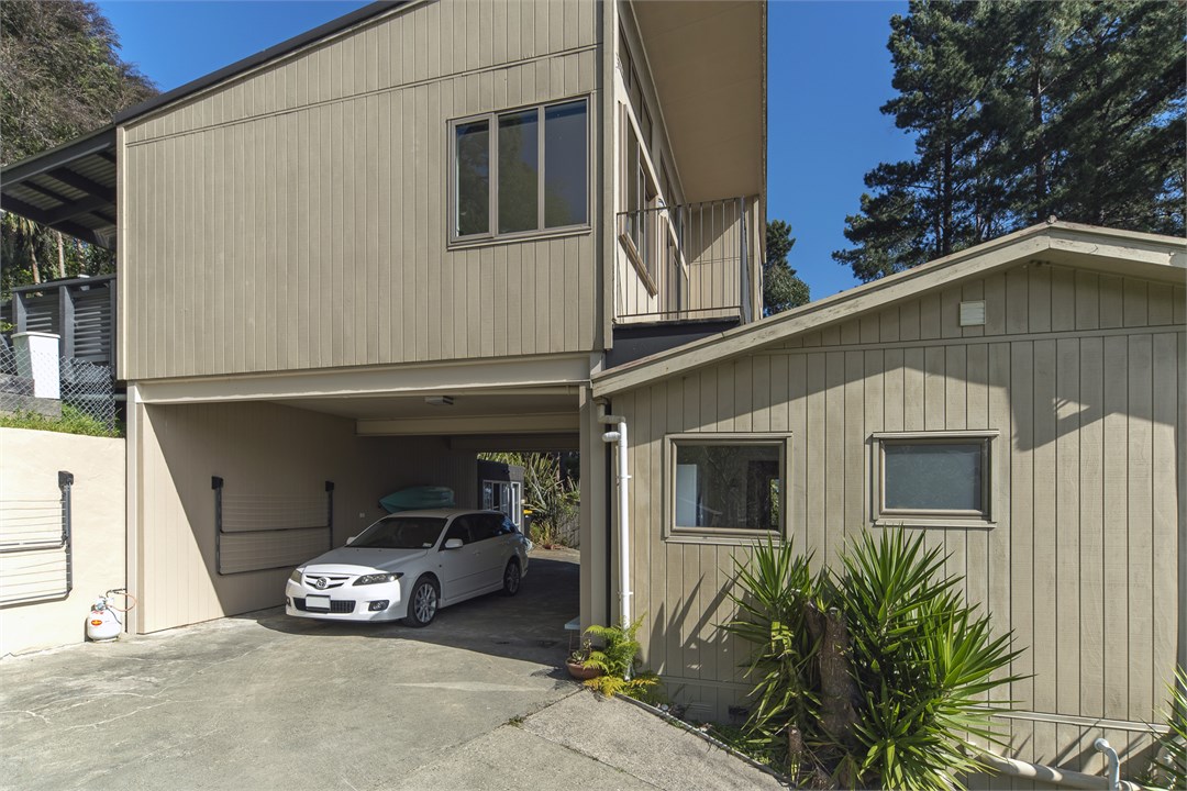 Parking area/carport