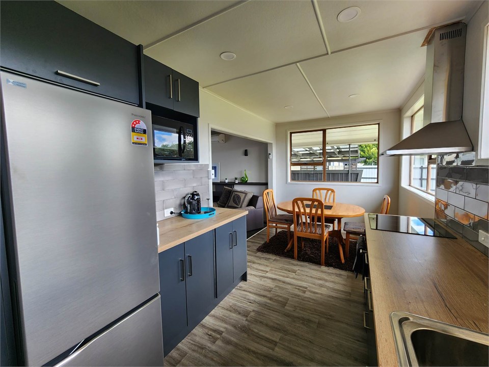 Private Sunhine & Surf! Gisborne Residential House for rent Holiday