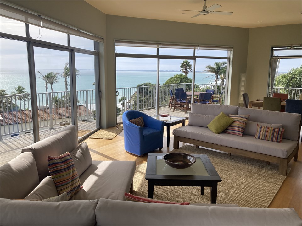 Comfy Lounge Furniture for Fantastic Views