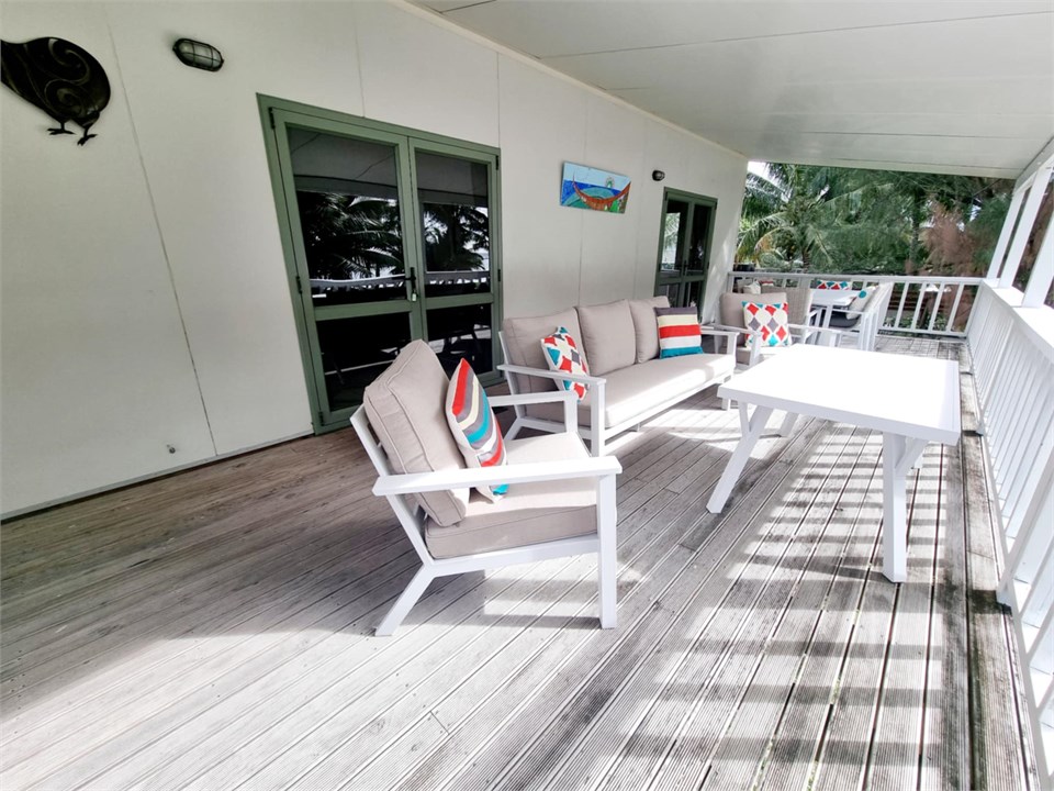 Airy outdoor lounge space