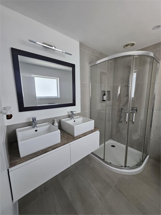 Main Bedroom En-suite