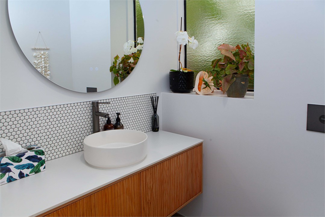 Powder room and toilet