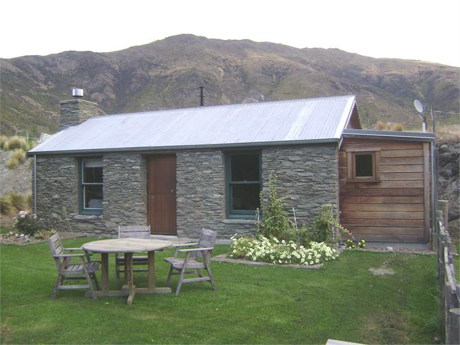 Warbrick cottage exterior