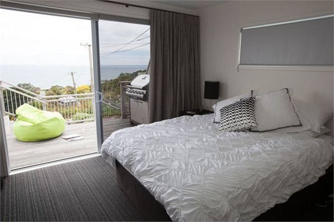 Master bedroom holiday home Waiheke
