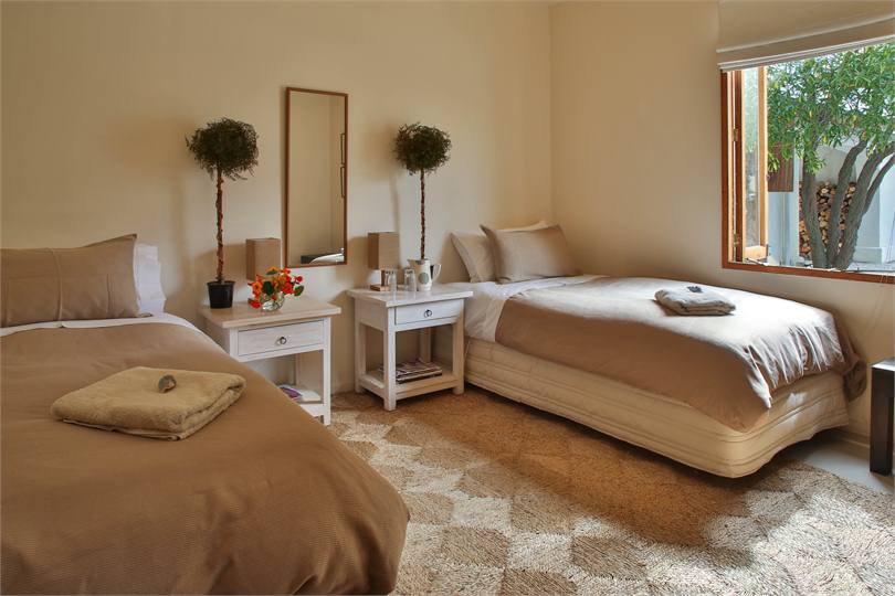 B&B Courtyard Twin Room