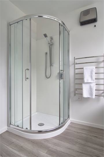 Main Bathroom shower