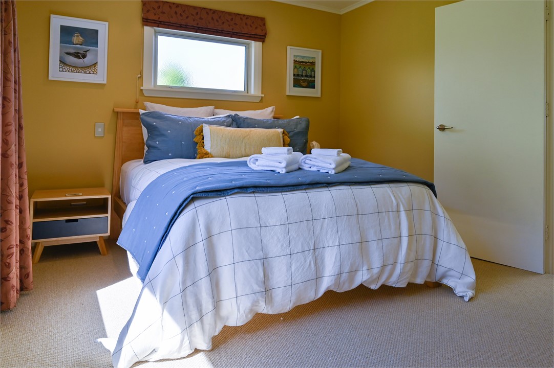 Bedroom 3 with Queen Bed