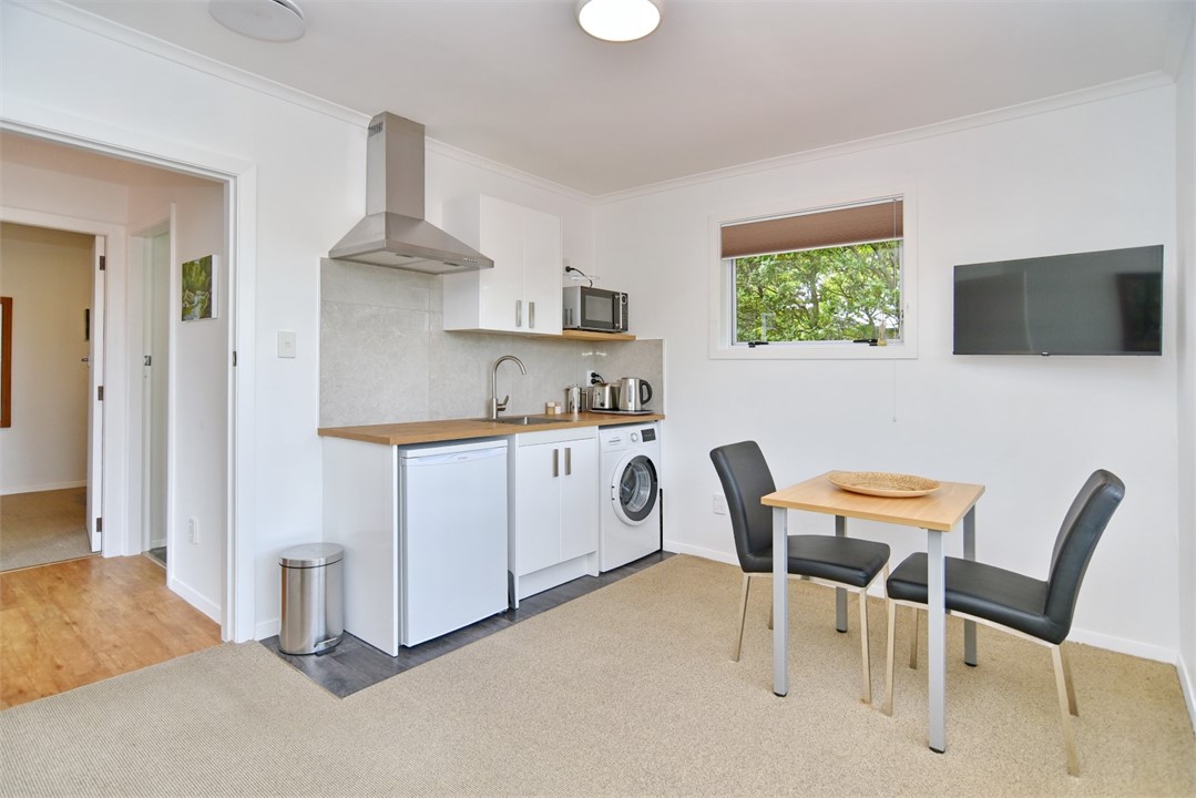 Kitchenette with seating/dining area