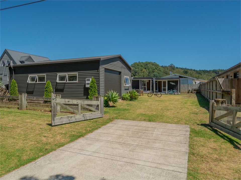 The Bach (Bachcare) Whangamata Holiday Home for rent Holiday Houses