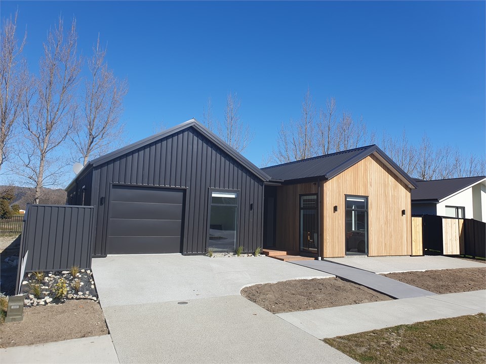 Elegant on Eighteenth Cromwell Holiday Home for rent Holiday Houses