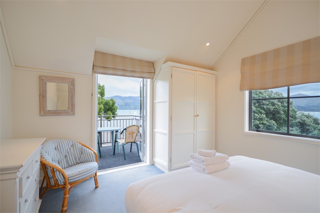 Bedroom 1 has a Queen Bed