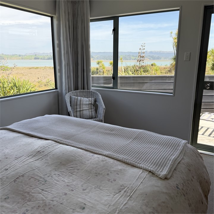 master bedroom with En-suite