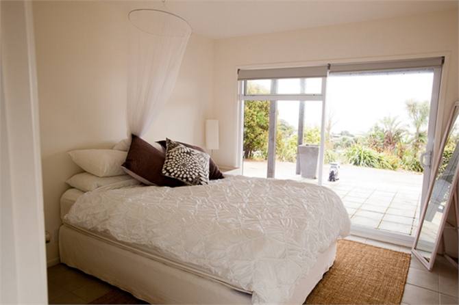 2nd bedroom Waiheke Island holiday house