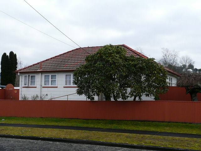 Fully fenced property