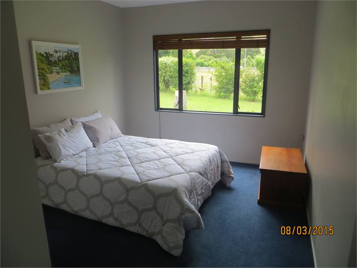 Bedroom 1 (1 Queen )