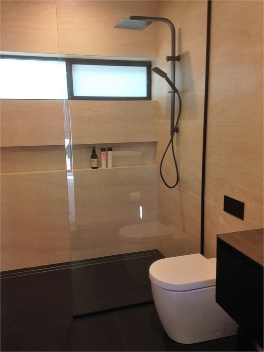 ensuite shower