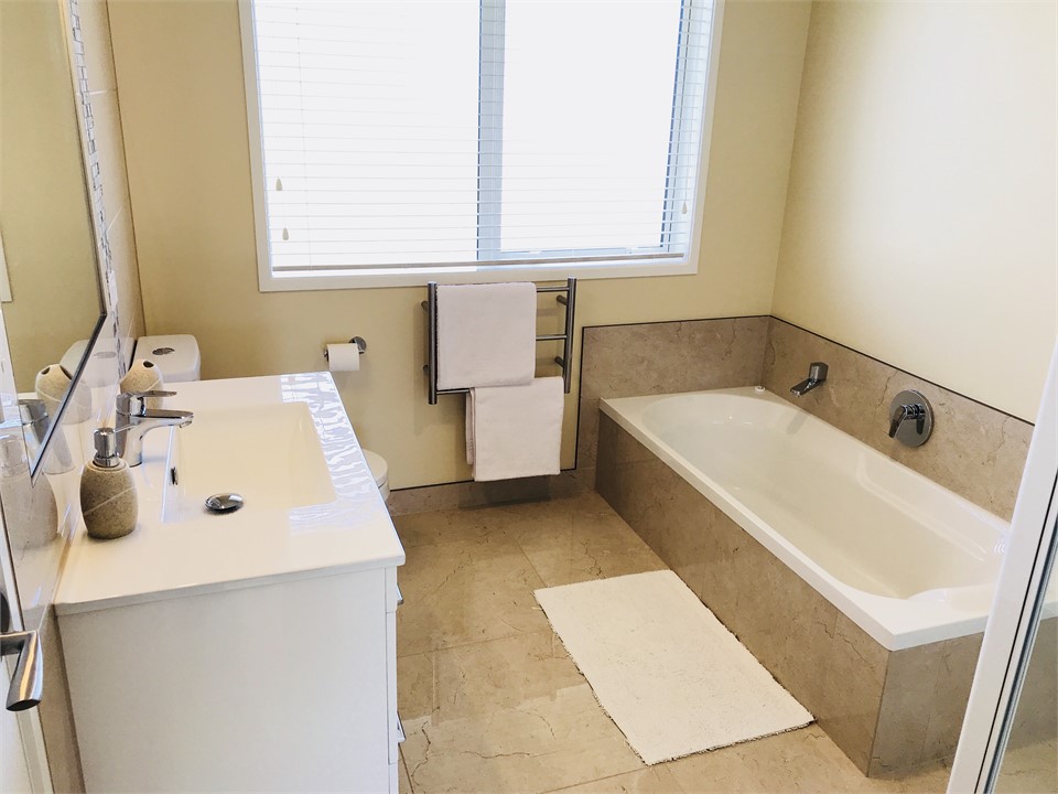 En-suite to No.2 bedroom also has a bath