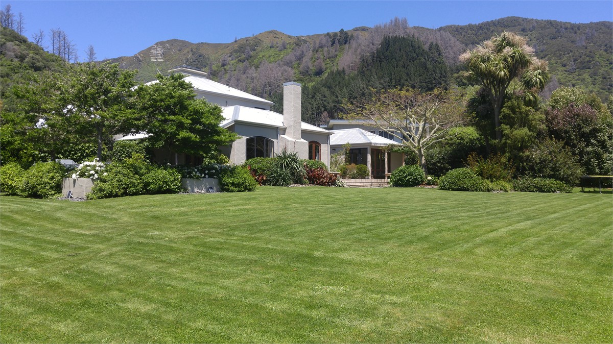 Ngakuta Bay holiday retreat