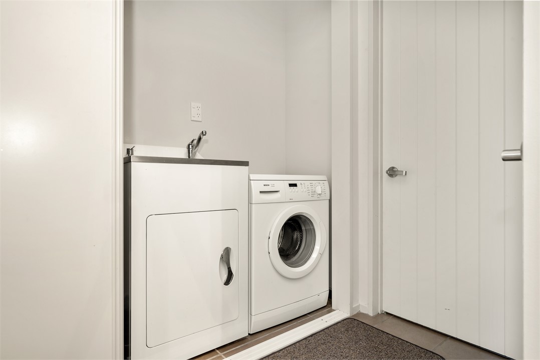 Bosch Washing machine and tub. Bosch dryer in game