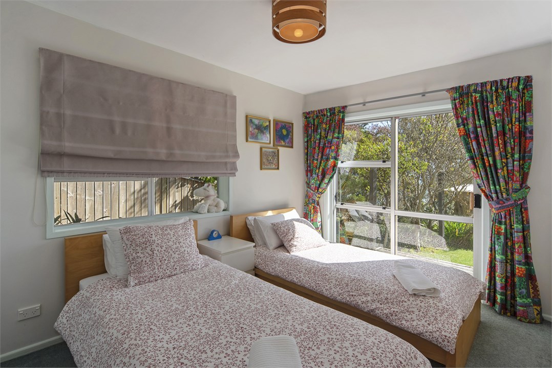 Bedroom 3 (lover level) with Single + Single beds