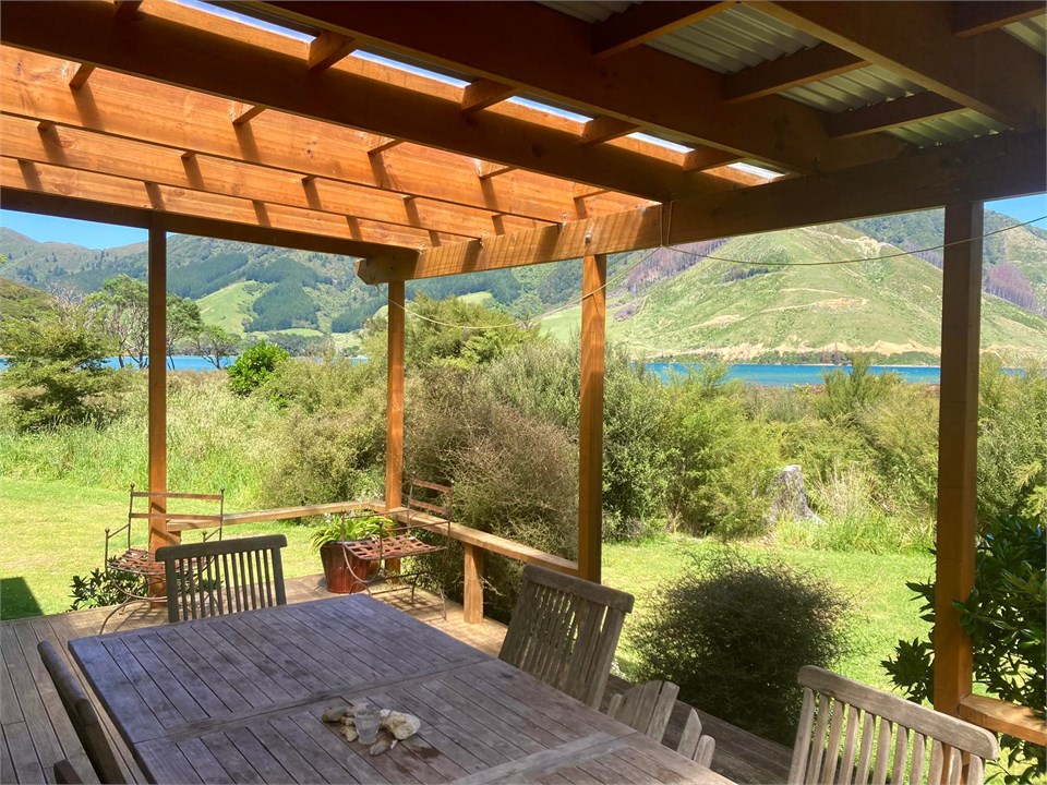 Deck view in Mussel Inn