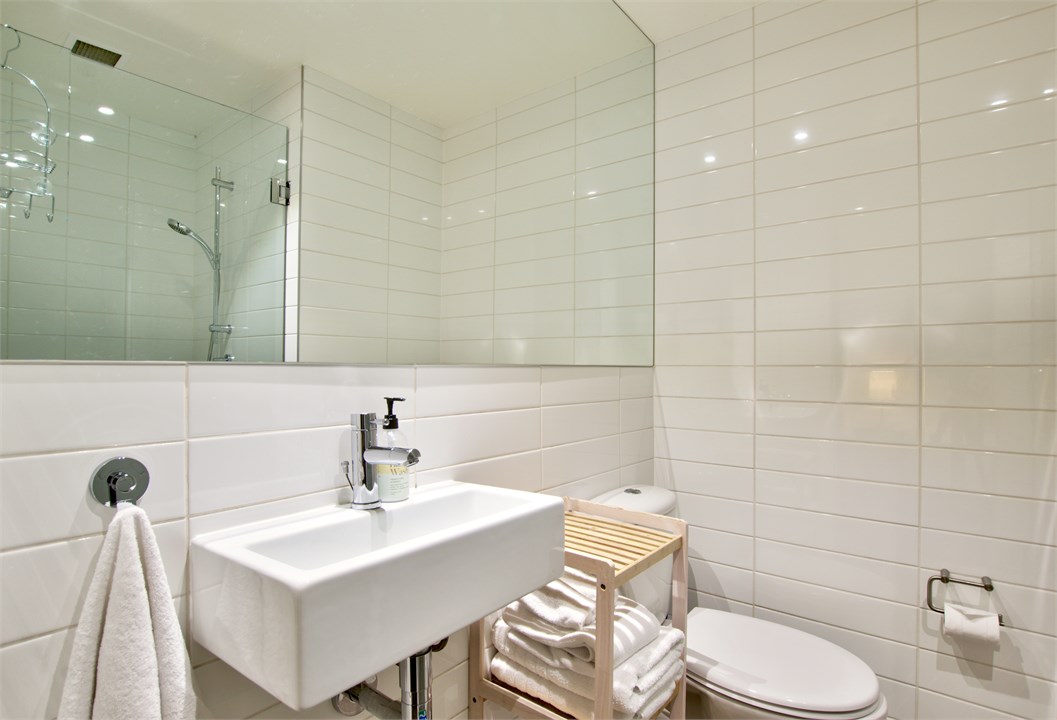 Unsuite of master bedroom.