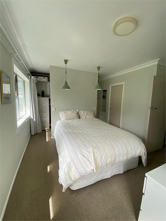 Master bedroom - Queen bed