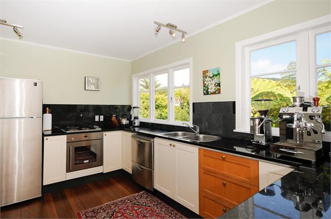 kitchen, (no coffee machine sorry!)